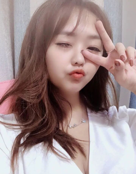 罗湖区小雯：大奶高颜值，服务深情贴心很投入